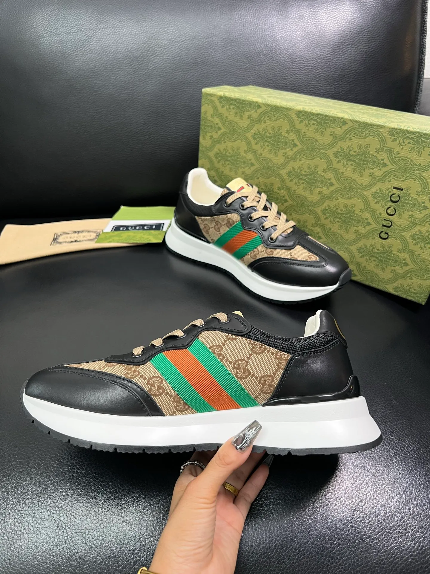 Men's shoes 💰800 Gucci top purchasing Gucci counter new model, original factory configuration of imported cowhide from Italy with printed cloth fabric, imported cowhide lining, breathable and comfortable, sole: original factory special sole is super comfortable, original factory and single goods are high quality, welcome to compare, code number 38-44 (customized 45 46) 85865
